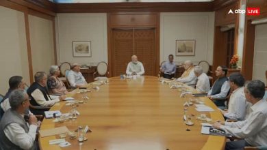 PM Narendra Modi holds high level meeting on unrest in Bangladesh from S Jaishankar to Ajit Doval were present बांग्लादेश में तख्तापलट के बाद पीएम मोदी ने की समीक्षा बैठक, एस जयशंकर से अजीत डोभाल तक रहे मौजूद